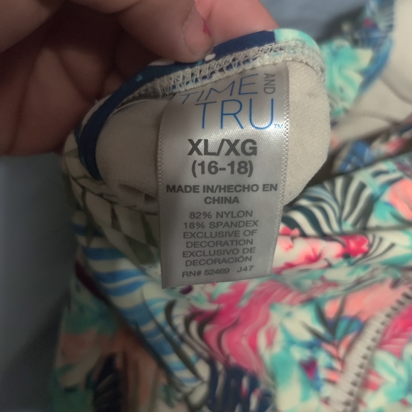 Sexy swimsuit - Picture 3 of 4